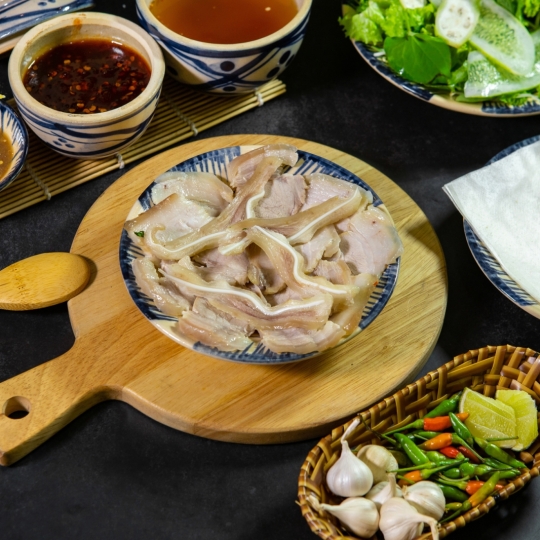 Thịt heo cuốn 